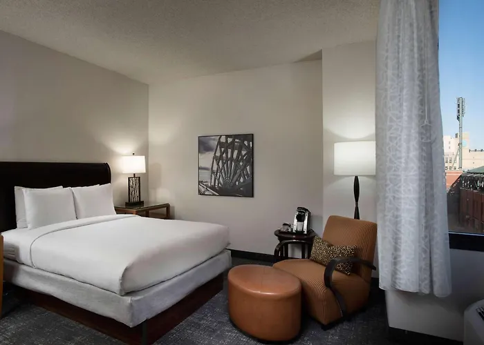 Doubletree By Hilton Memphis Downtown