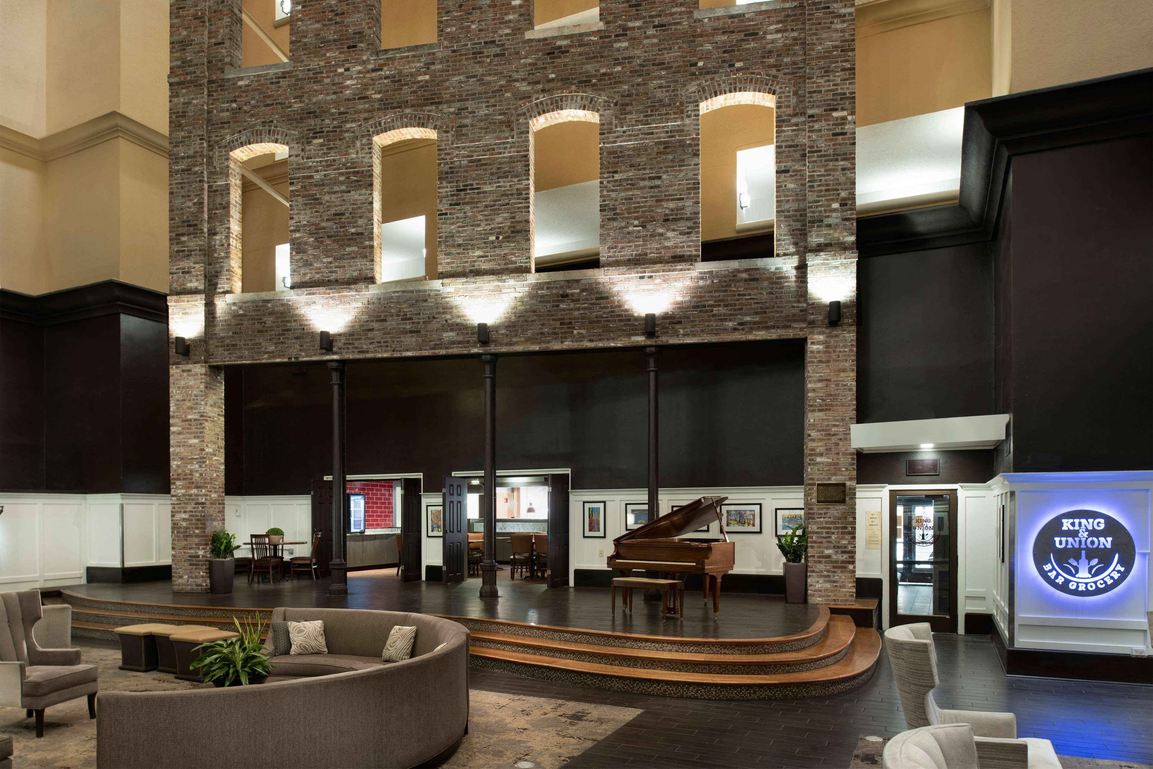 Hotel Doubletree By Hilton Downtown Memphis