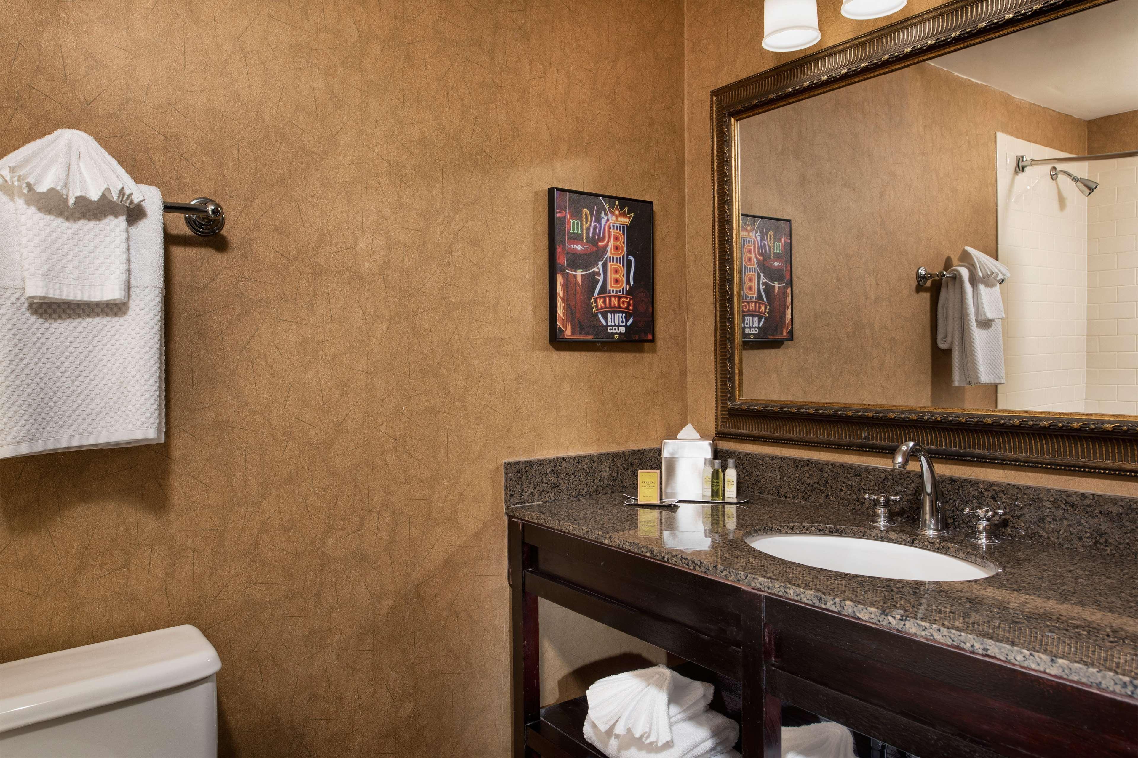 Hotel Doubletree By Hilton Downtown Memphis