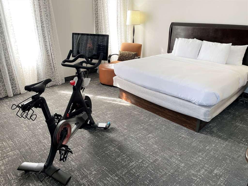 Doubletree By Hilton Downtown Hotel Memphis